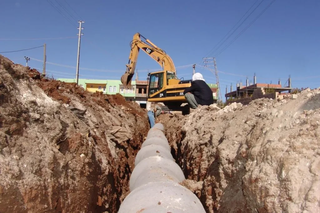 Kanal & Altyapı Hafriyatı ve Bina Temel Hafriyatı çalışması yapan profesyonel hafriyatçı ekip